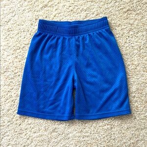 Boys under Armour basketball shorts size 6